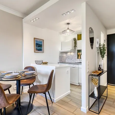 Apartment Stay&go Des Monts - Centre-ville - Parking Prive - 20 Min Du *