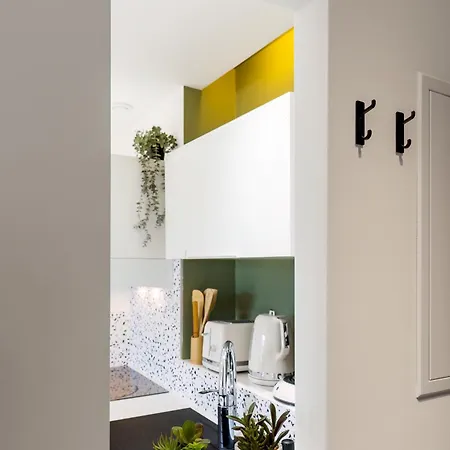Apartment Stay&go Des Monts - Centre-ville - Parking Prive - 20 Min Du