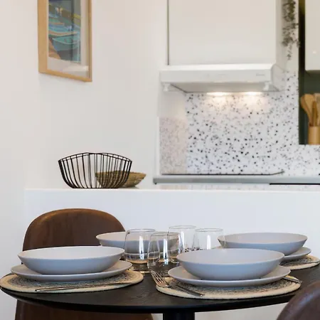 Stay&go Des Monts - Centre-ville - Parking Prive - 20 Min Du Apartment *