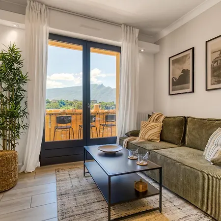 Stay&go Des Monts - Centre-ville - Parking Prive - 20 Min Du Apartment